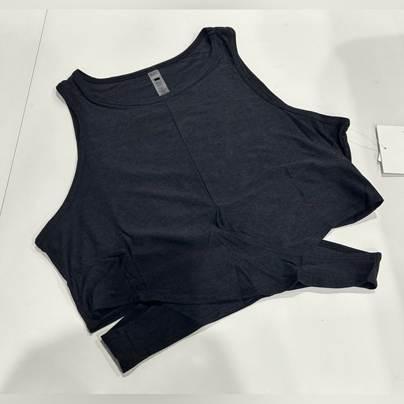 Beyond Yoga XL Featherweight Embrace Cropped Tank NWT Darkest Night Black - Picture 1 of 7